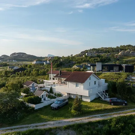 Nyaraló Brensholmen House