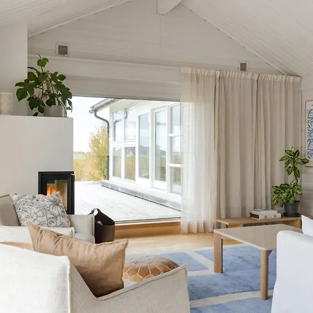Brensholmen House *